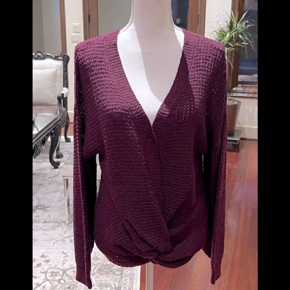 Blu Pepper burgundy Knit sweater size M